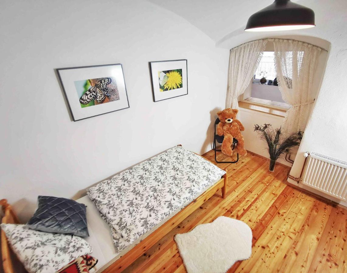Ferienwohnung Himmelberg 80M2 In Der Altstadt Und Toll Fuer Familien Klagenfurt am Woerthersee Zewnętrze zdjęcie